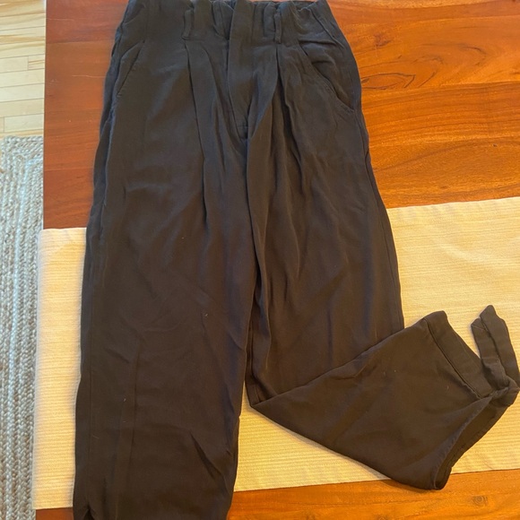 LULU’S OUTSTANDING EFFORT PAPER BAG WAIST PANTS SIZE S - Picture 5 of 5